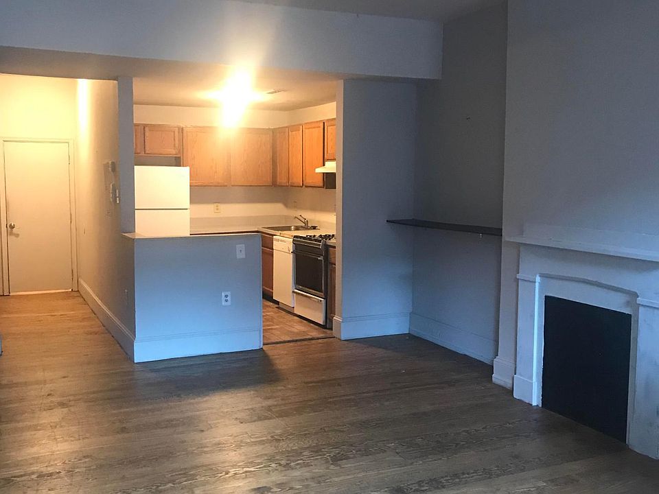 2nd image of 2013 Walnut St APT 2