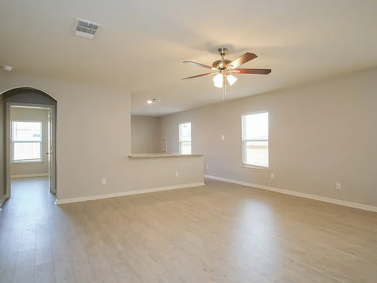 1532 Amy Dr — Photo 5