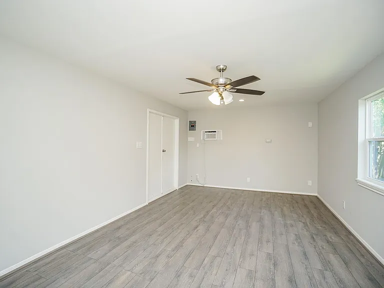 22418 Goldstone Dr — Photo 28