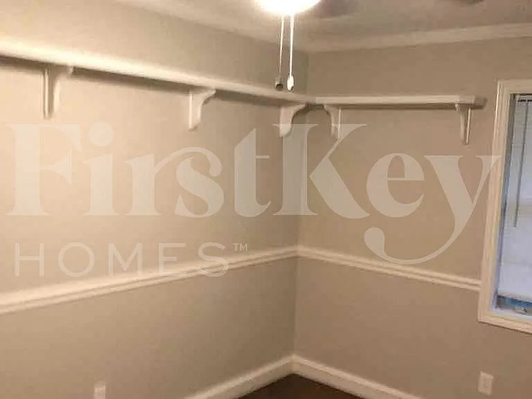 4800 N Wallace Ave — Photo 8