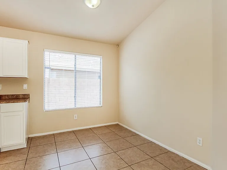 11026 W Wilshire Dr — Photo 5