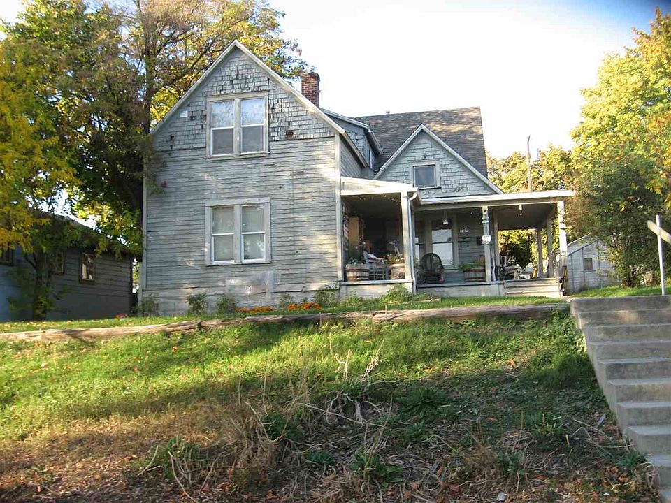 1st image of 724 W Spofford Ave