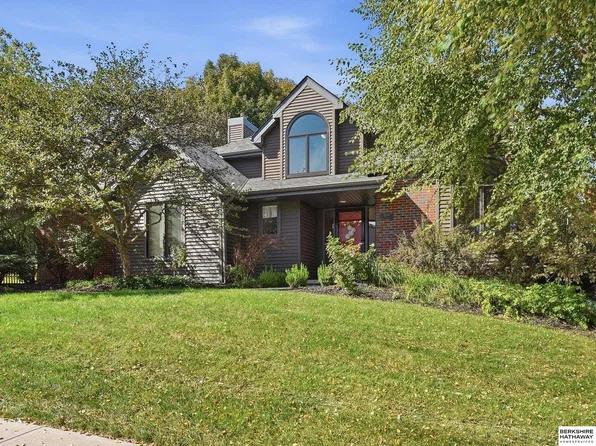 12516 Eagle Run Dr, Omaha, NE 68164