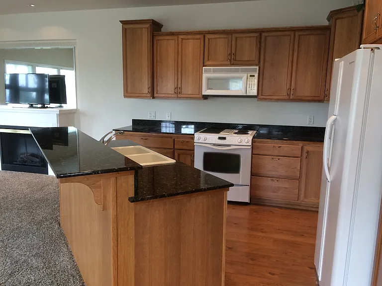 6367 NE Murray Way #A — Photo 7