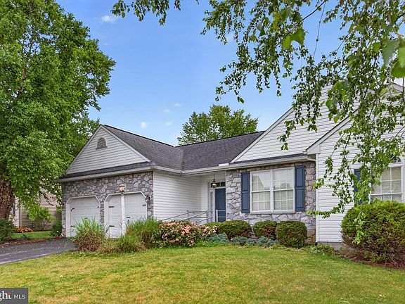 2nd image of 275 Silver Maple Ct