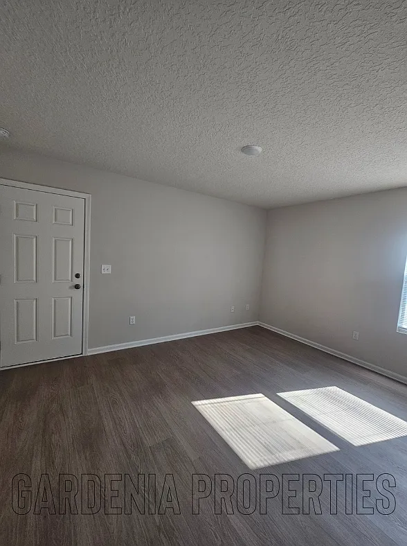 3 bed, 1253 sqft, $1,600 — Photo 3