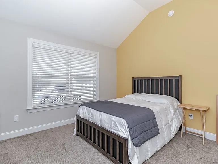 2112 Kinsale Ave — Photo 36