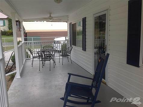 3rd image of 3211 Oak St