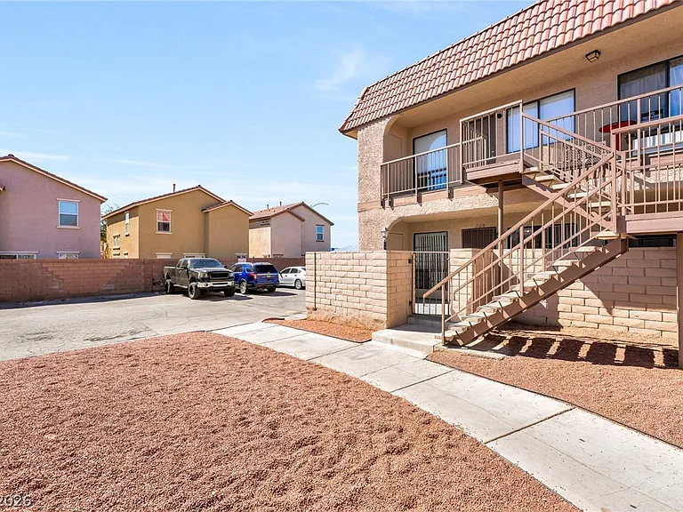 4300 N Lamont St #200 — Photo 3