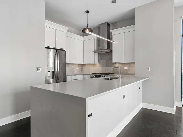 340 W Superior St #1201 — Photo 8