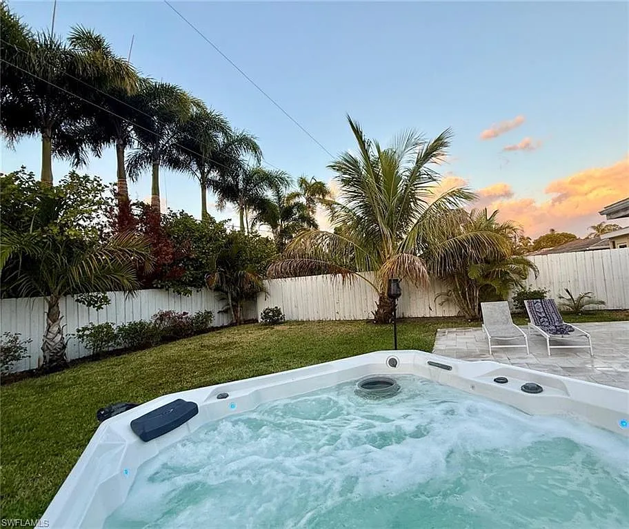 3 bed, 2.0 bath, 1430 sqft, $3,900 — Photo 2