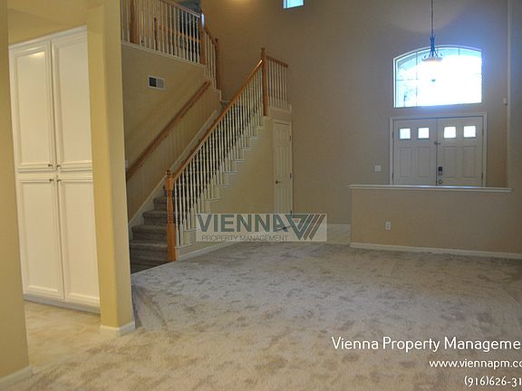 4th image of 3125 Sceptre Dr