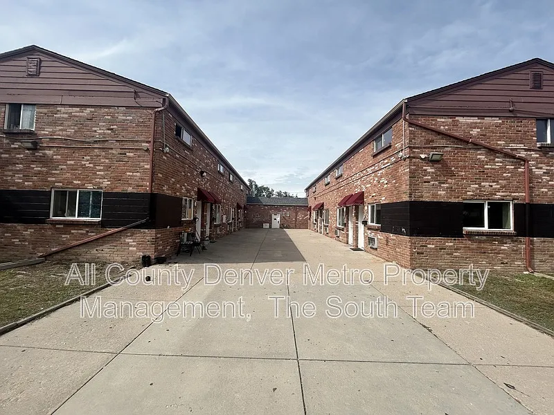 2 bed, 1.0 bath, 675 sqft, $1,095 — Photo 1