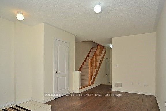 5th image of 32 Truchard Ave