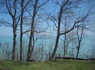 925 Lake Rd, Lake Forest, IL 60045