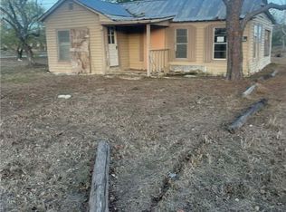 409 Dahlman St, Cuero, TX 77954