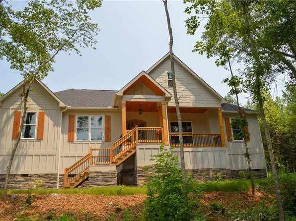 110 W Waters Edge Ln, West Union, SC 29696