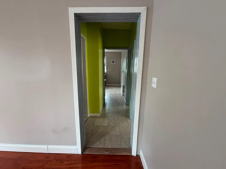 148 Shephard Ave — Photo 4