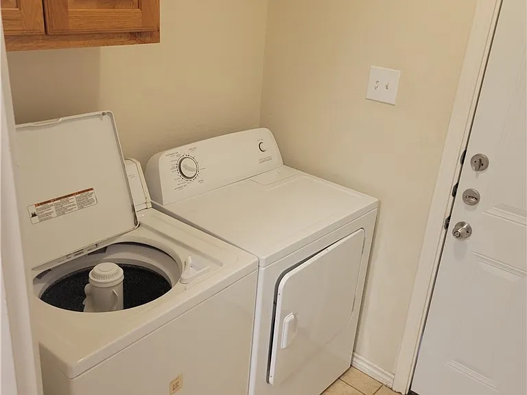 2327 Cornell Dr — Photo 6