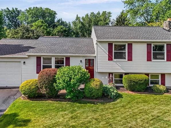 212 Overland Trl, West Henrietta, NY 14586