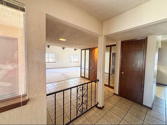 5th image of 8200 Loma Del Norte Rd NE