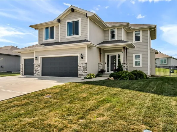 25197 W 147th Ct, Olathe, KS 66061