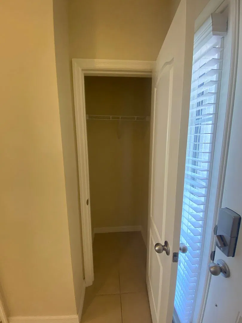2 Bedroom 2.5 Bath Townhome In The Hamptons — Photo 2