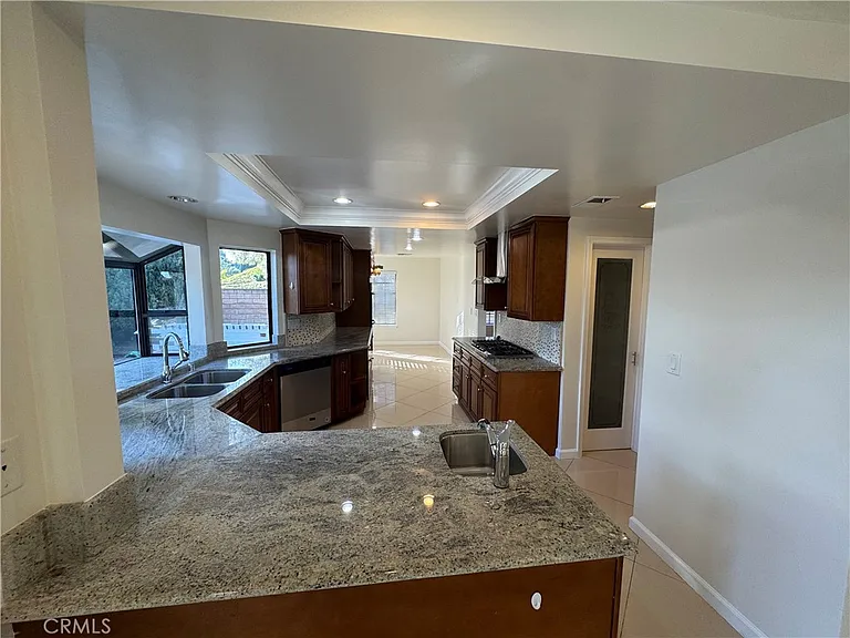 11445 Etiwanda Ave — Photo 10