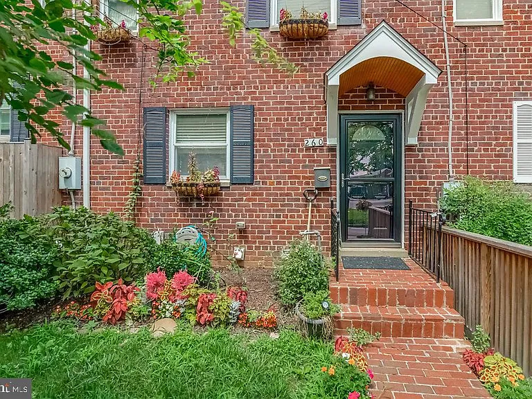 260 Burgess Ave — Photo 3