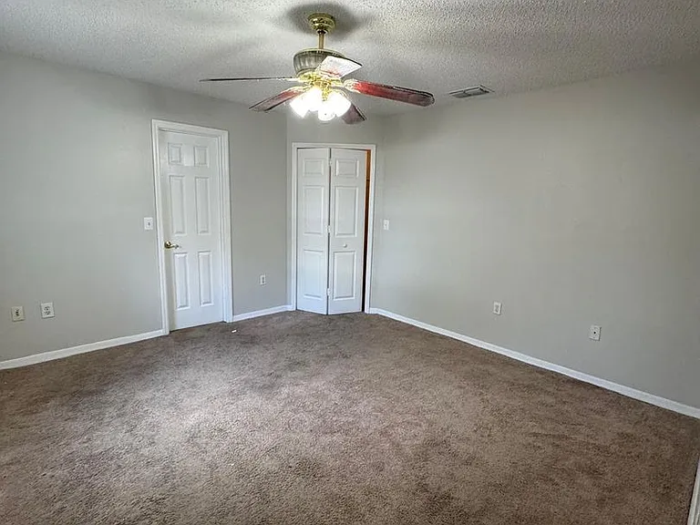 8039 Ridgeglen Cir E — Photo 22