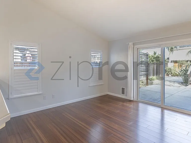 1465 Valley Glen Dr — Photo 16