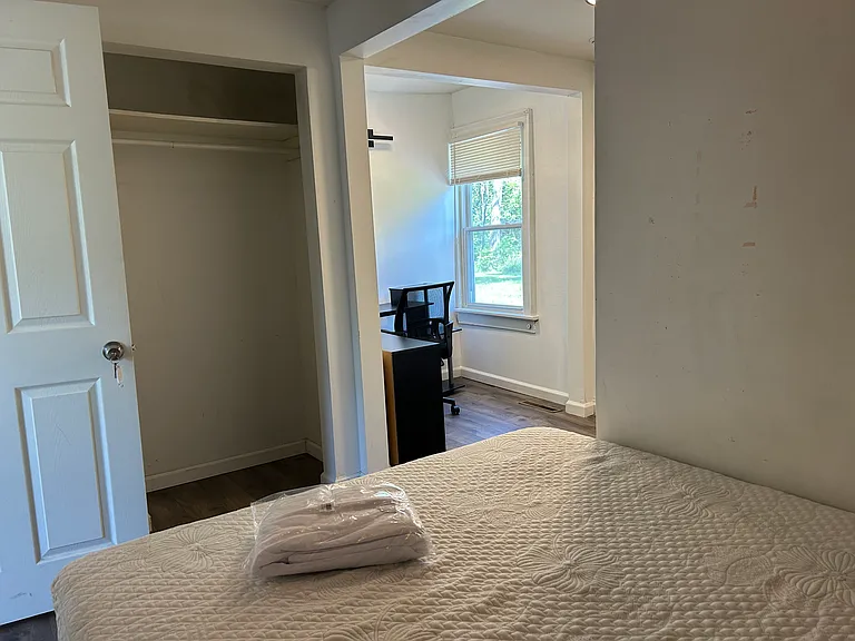 61 Walnut St #1 — Photo 5
