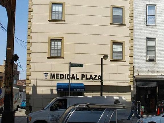 3rd image of 11605 Jamaica Ave