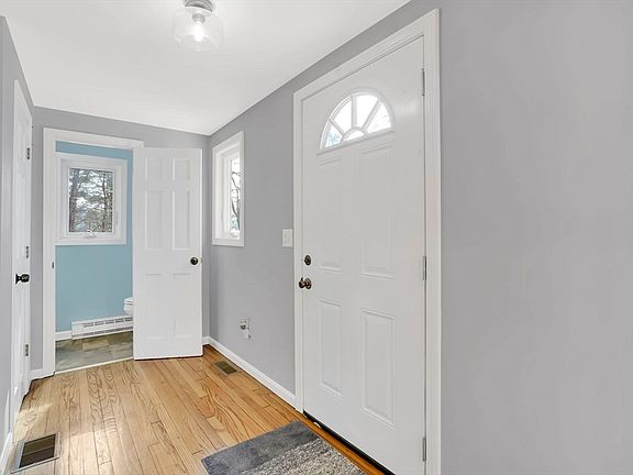 4th image of 3 Williston Dr