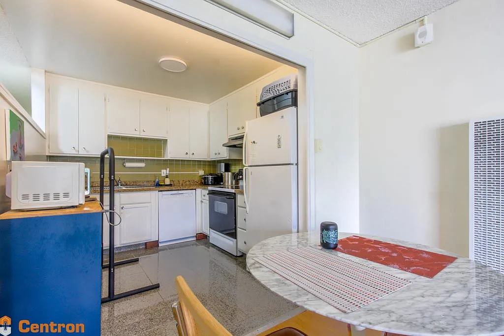 2 bed, 800 sqft, $5,200 — Photo 3