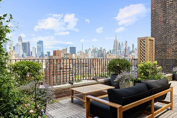 Sold by Douglas Elliman | media 15