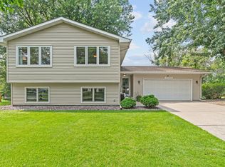 10700 Hummingbird St NW, Coon Rapids, MN 55433