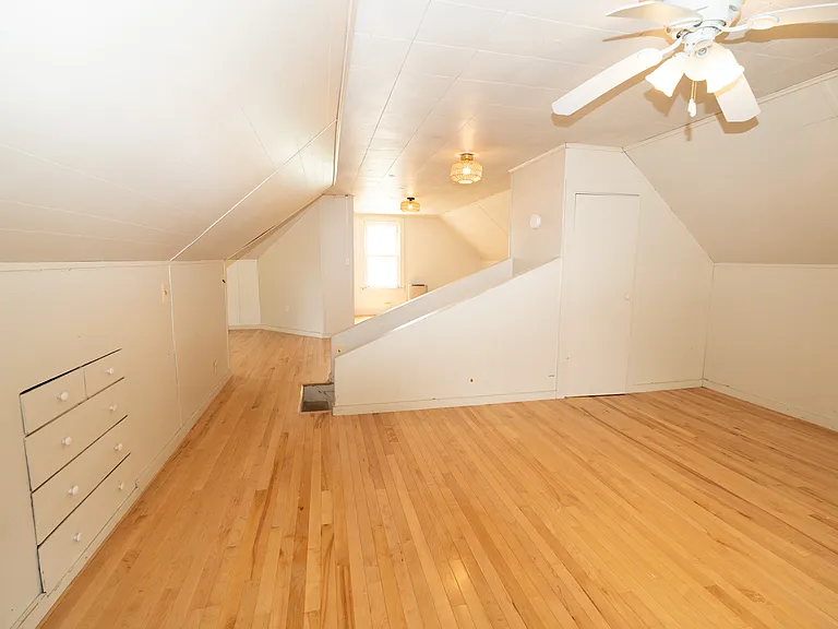 139 Allen Ave — Photo 9