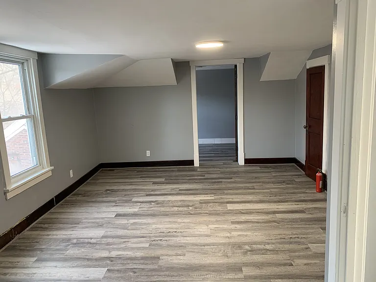 215 Rockwood Ave — Photo 6