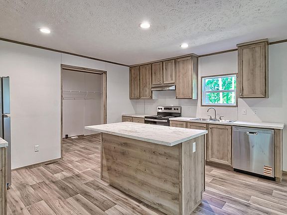5th image of 417 Ballpark Road