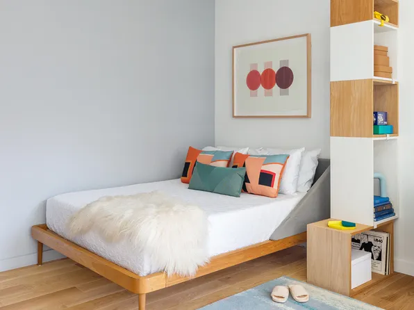 547 West 47th Street 305 image 3 of 27