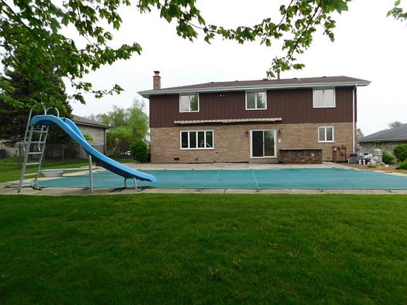 3rd image of 17732 Crestview Dr