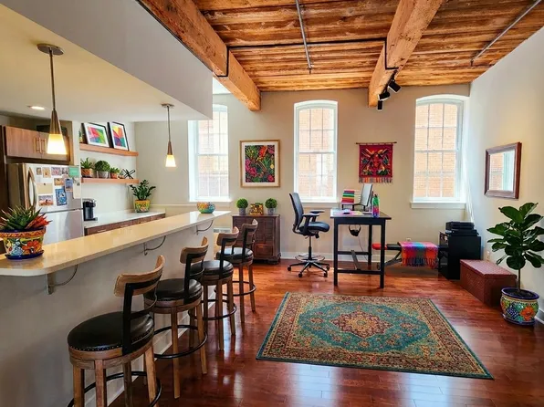 205 Cuthbert St #101, Philadelphia, PA 19106