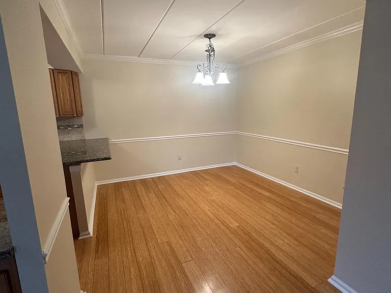 27 Oakridge Dr #2 — Photo 9