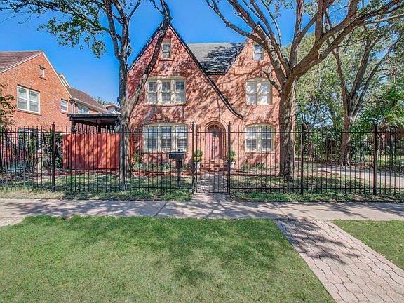 1930s beautiful Tudor style majestic home!