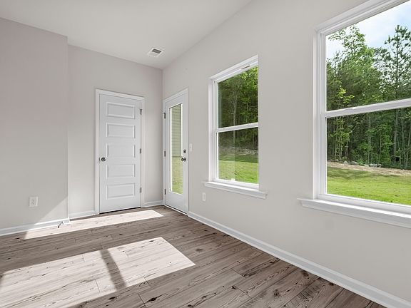 4th image of 233 Courtside Dr