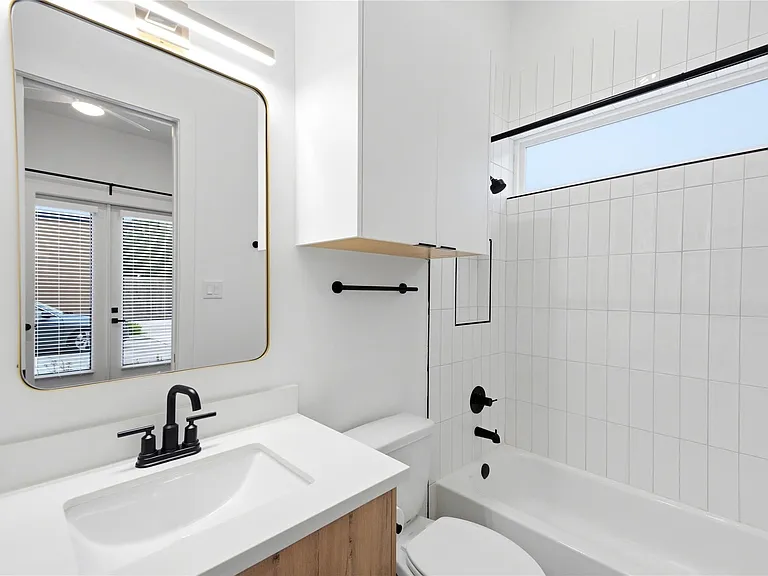 1307 Bayou St #B — Photo 28