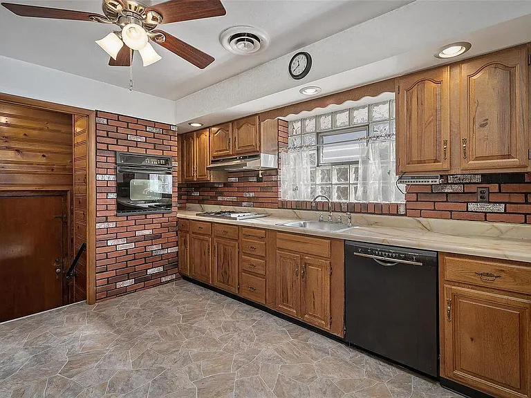 3835 Burgen Ave — Photo 12