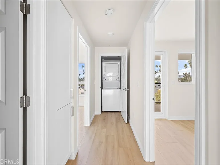 1818 S Norton Ave #401 — Photo 9
