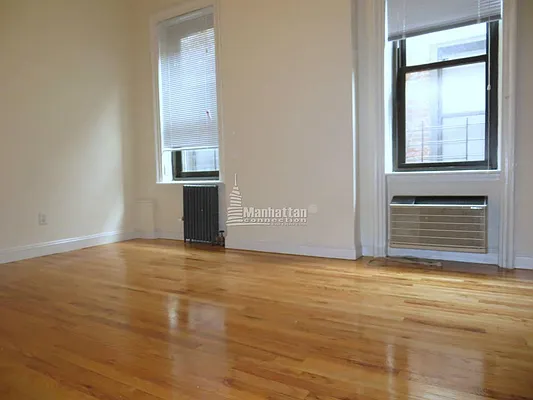 Rented by Manhattan Connection | media 31